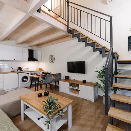 דירה Corfiot Seaport Loft